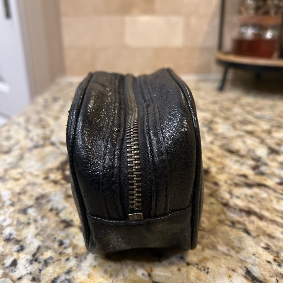 Tory Burch Black pouch - Picture 4 of 8